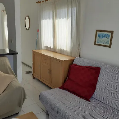 Penthouse With Great Views , Sun All Day , Wifi , New Kitchen.